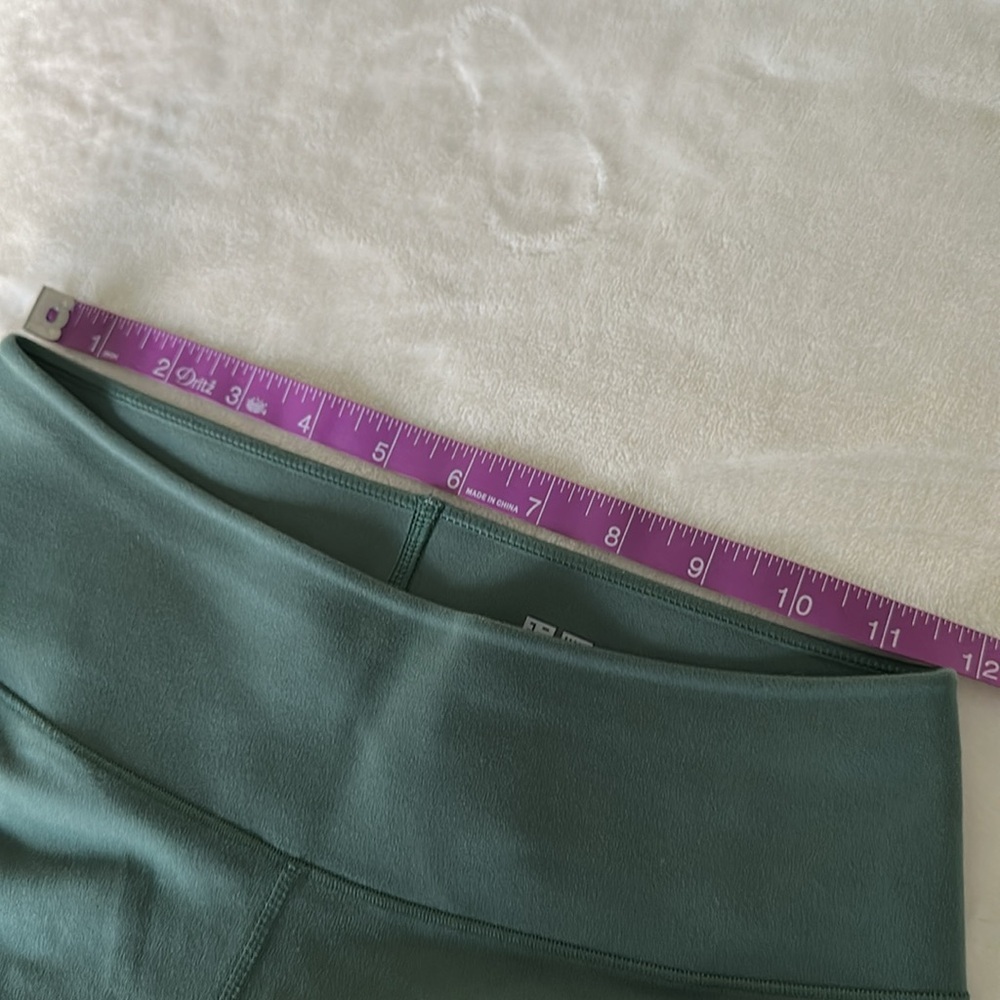 Uniqlo Green Leggings High-Waisted Slim Fit - Picture 5 of 11
